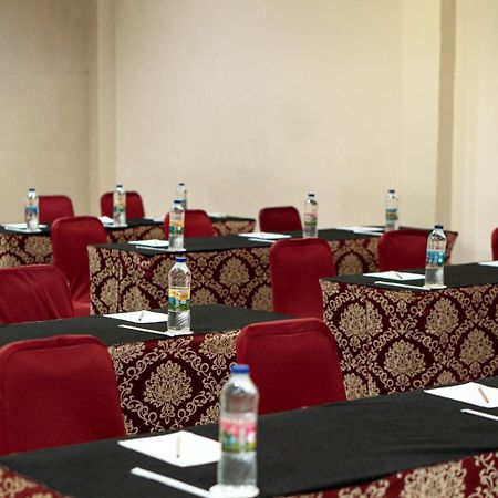 Hotel Indah Palace Джокьякарта Экстерьер фото