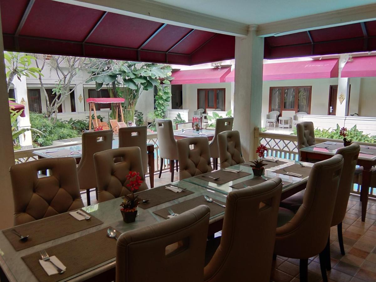 Hotel Indah Palace Джокьякарта Экстерьер фото