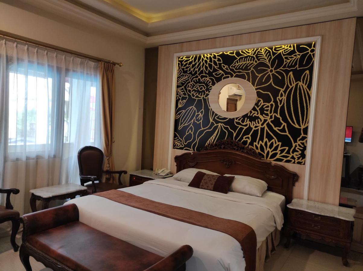 Hotel Indah Palace Джокьякарта Экстерьер фото