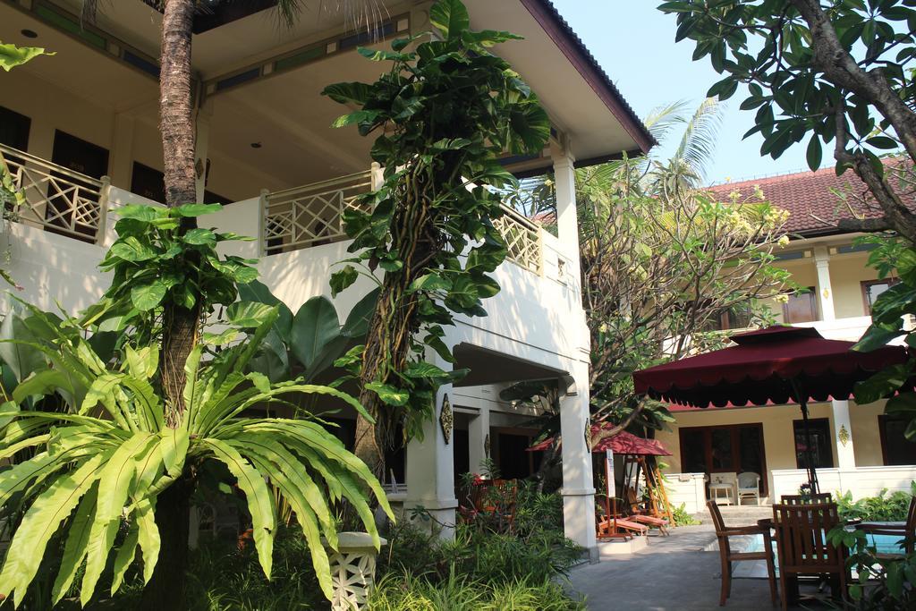 Hotel Indah Palace Джокьякарта Экстерьер фото