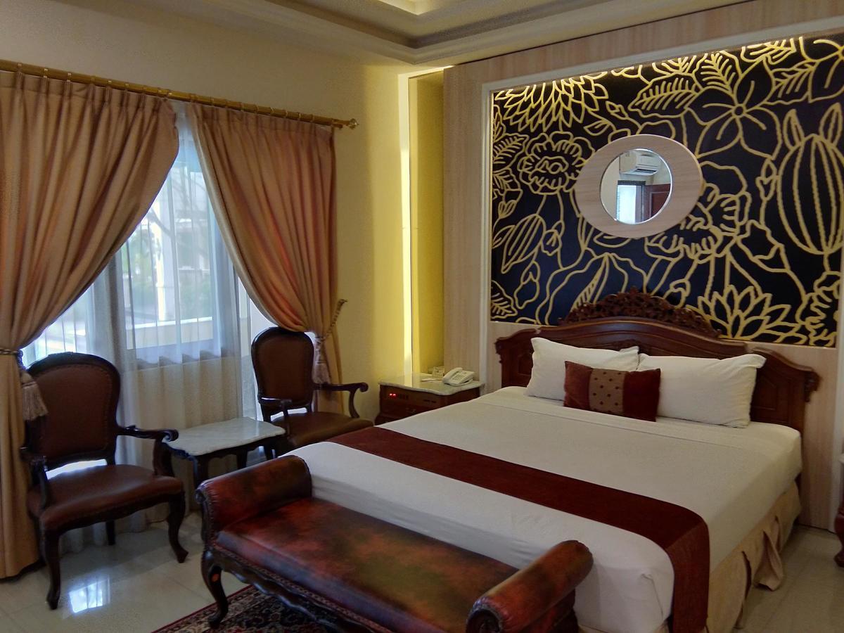 Hotel Indah Palace Джокьякарта Экстерьер фото