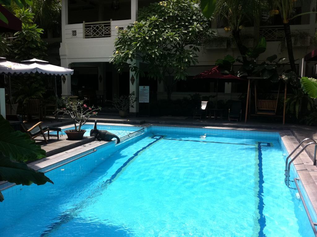 Hotel Indah Palace Джокьякарта Экстерьер фото