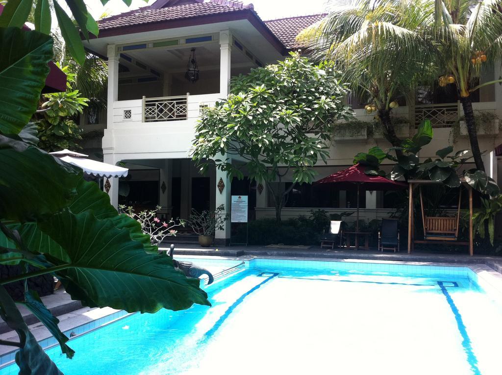 Hotel Indah Palace Джокьякарта Экстерьер фото
