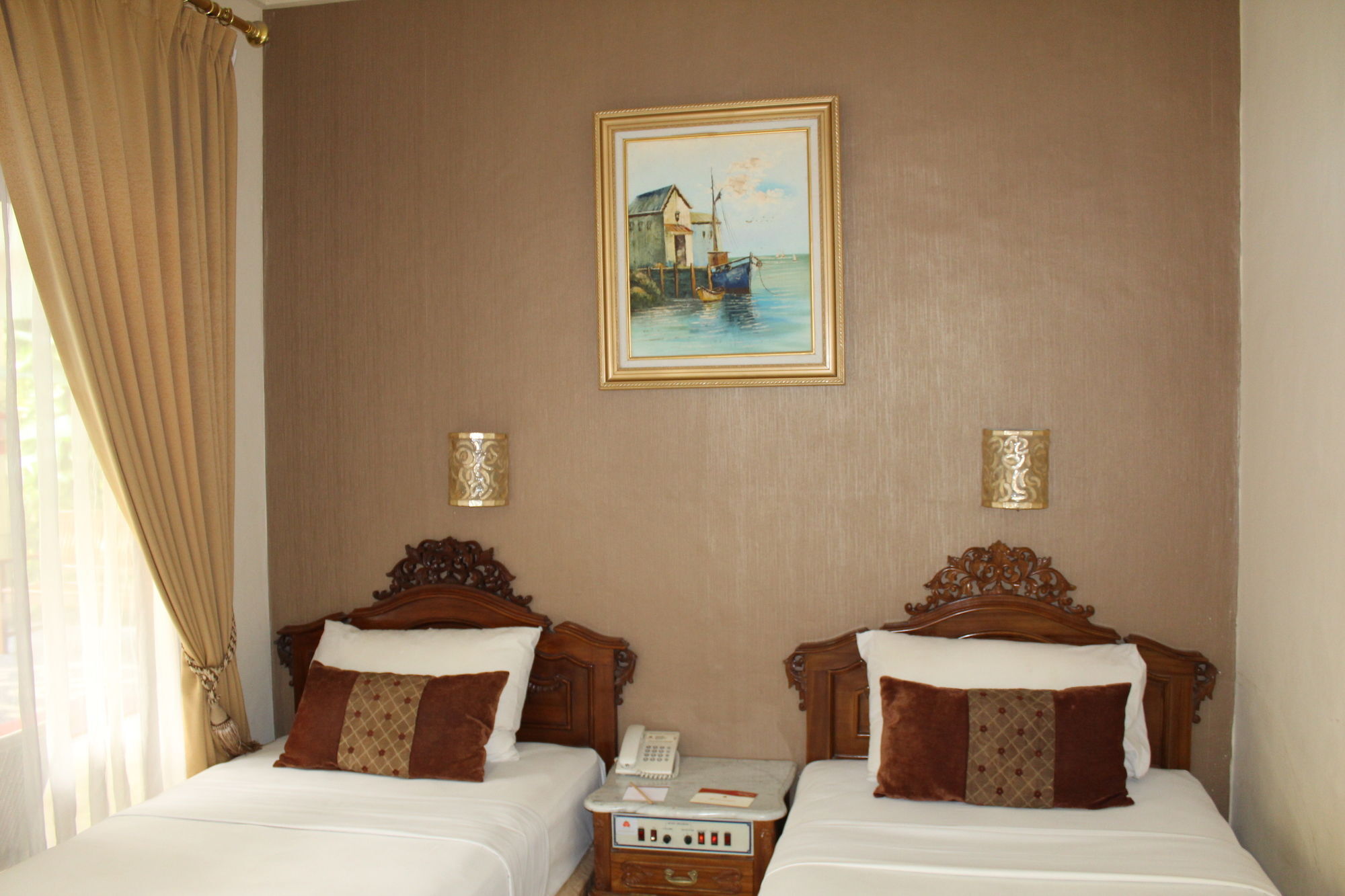 Hotel Indah Palace Джокьякарта Экстерьер фото
