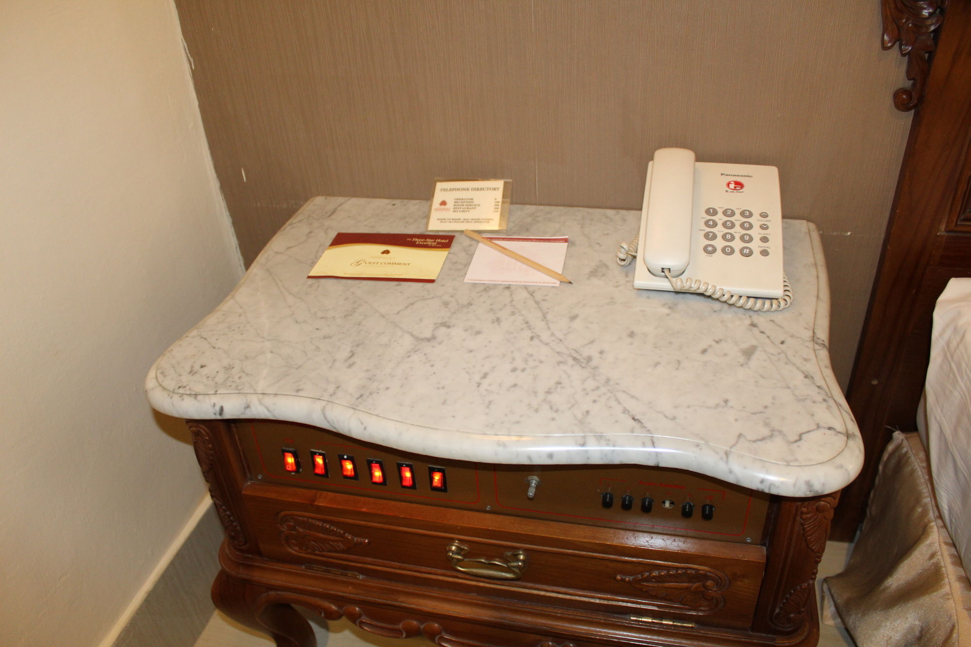 Hotel Indah Palace Джокьякарта Экстерьер фото