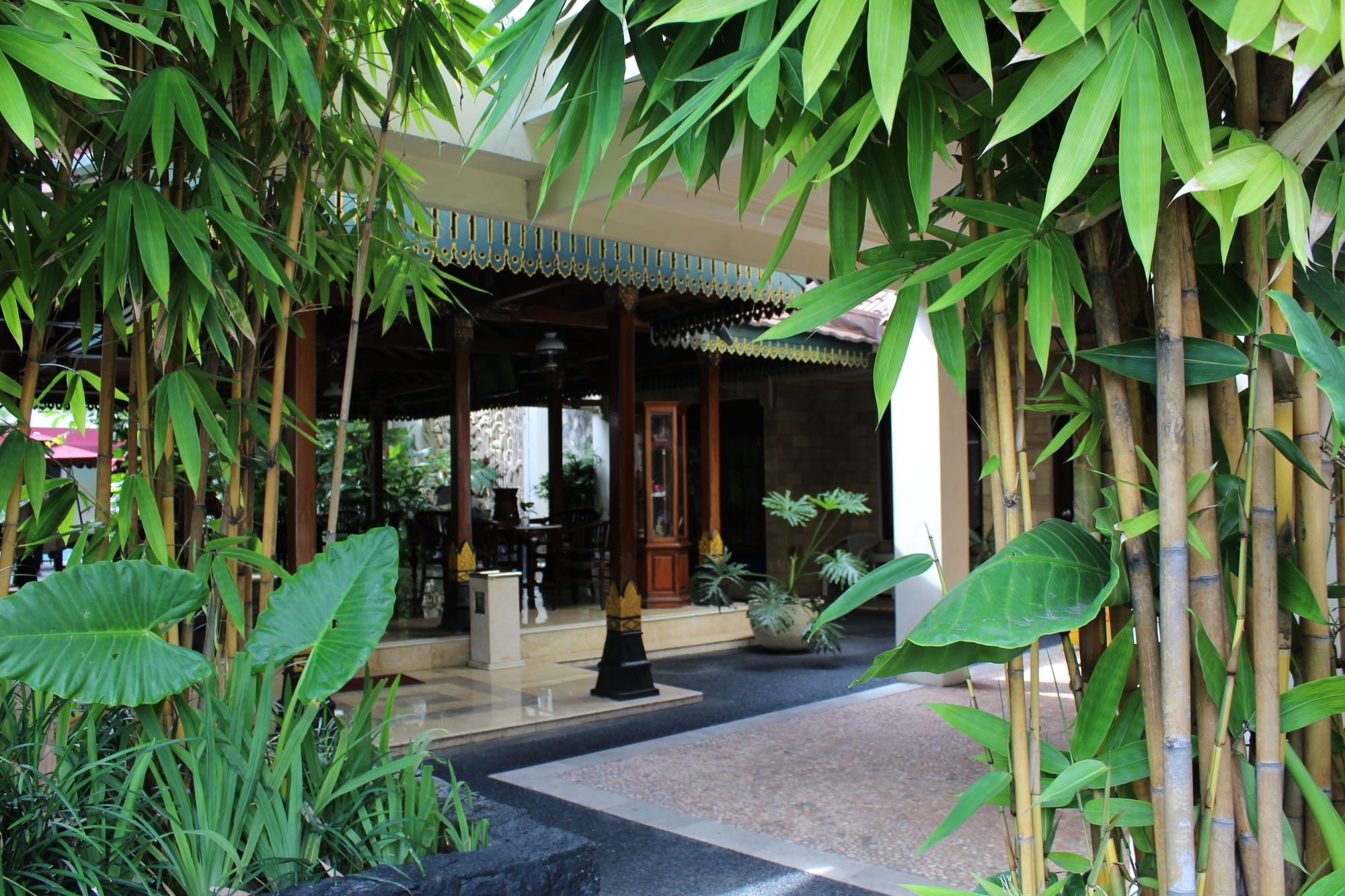 Hotel Indah Palace Джокьякарта Экстерьер фото